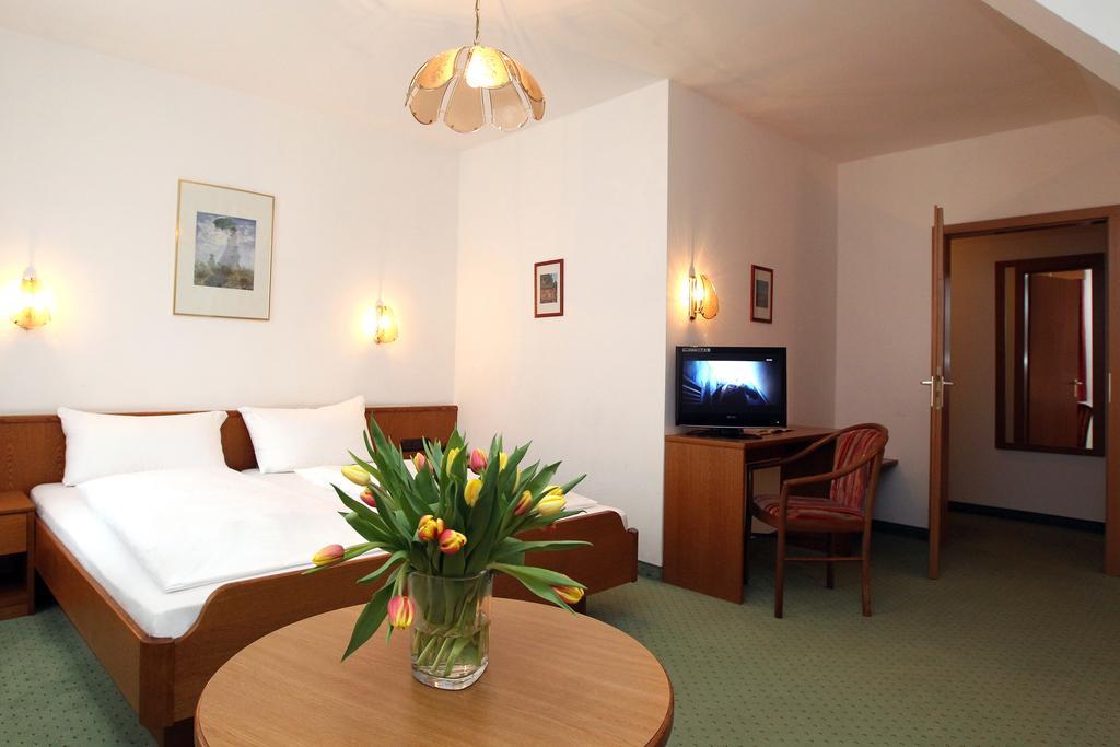 Stadthotel Эрдинг Экстерьер фото
