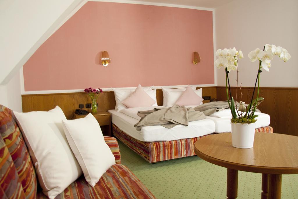 Stadthotel Эрдинг Экстерьер фото