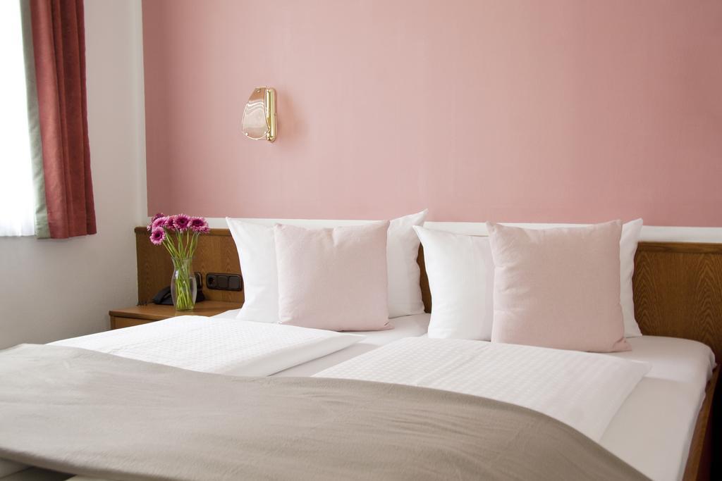 Stadthotel Эрдинг Экстерьер фото