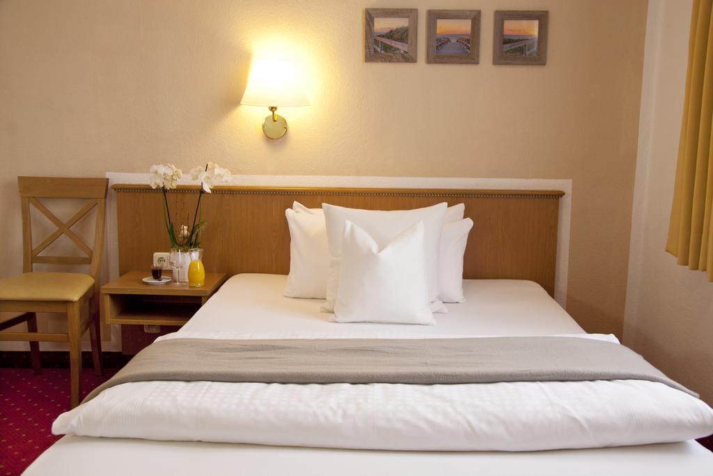 Stadthotel Эрдинг Экстерьер фото